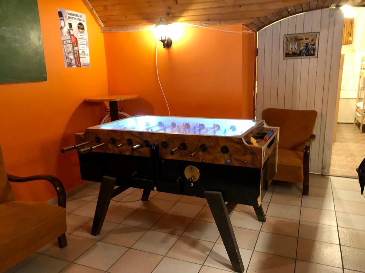 Whole Basemenet Former Pub4 Stag Do/hen Party Апартаменти *